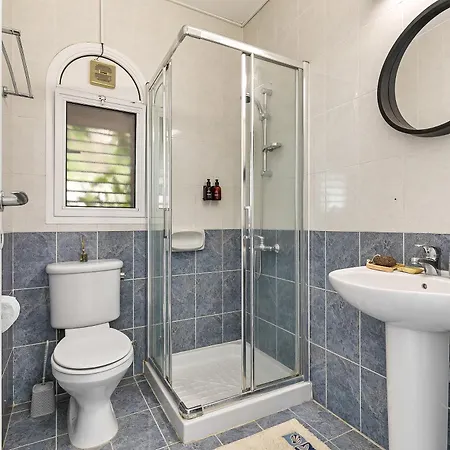 Coral Bay Avenue By Vichy Holidays Villa Peyia