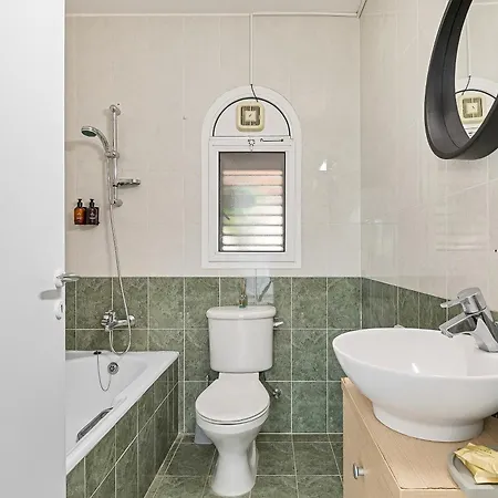 Coral Bay Avenue By Vichy Holidays Villa *