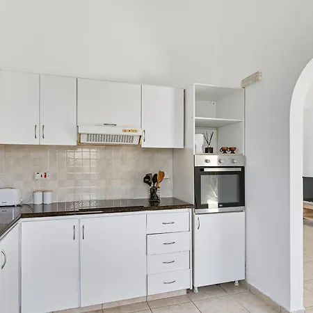 Coral Bay Avenue By Vichy Holidays Villa Peyia