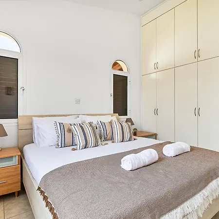 Coral Bay Avenue By Vichy Holidays Villa *